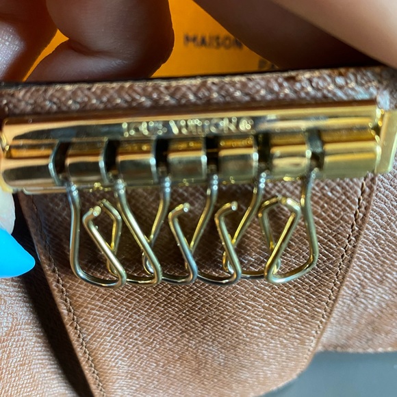 Louis Vuitton 6 Key Holder M62630 ~ Authentic - Picture 4 of 8